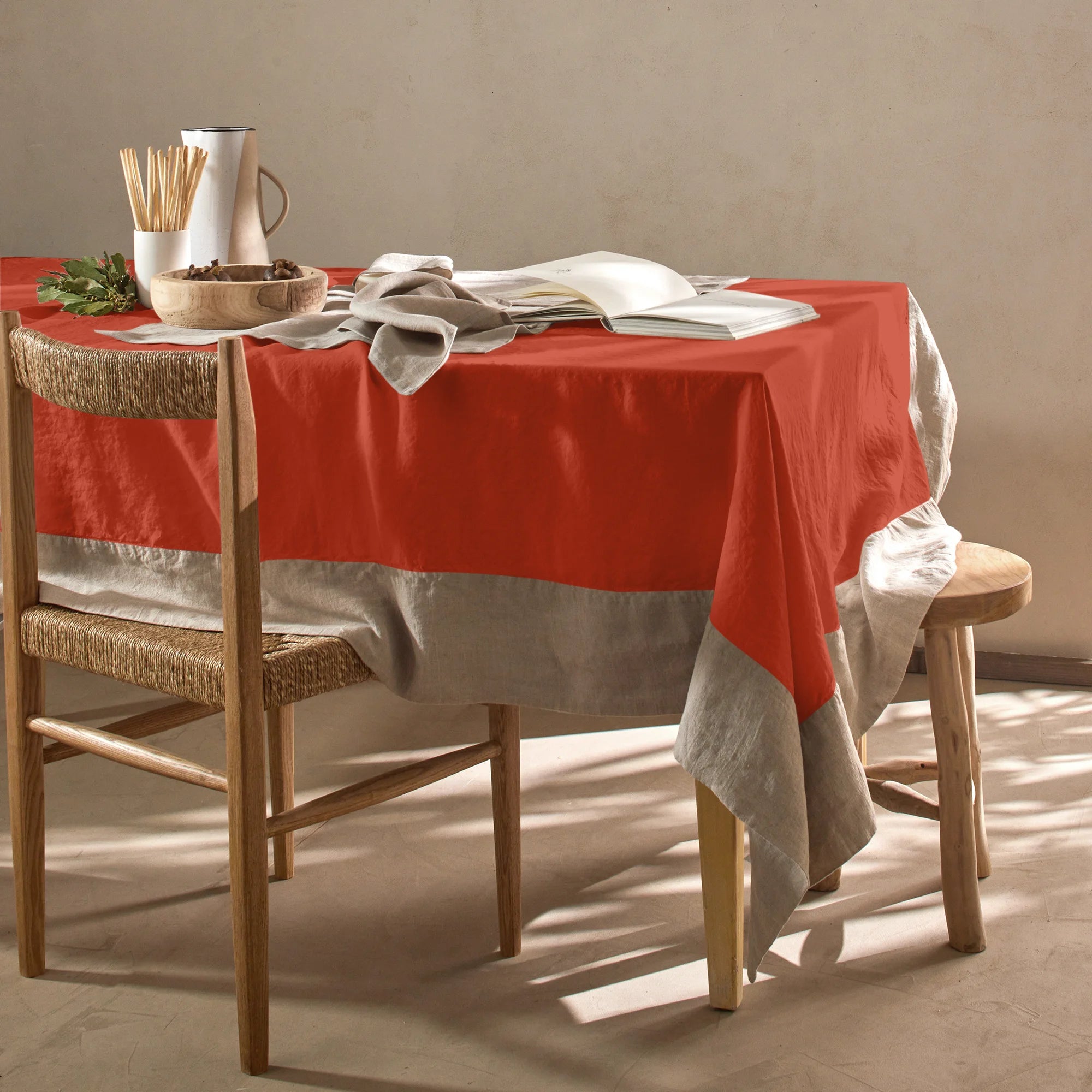 Grande Nappe En Lin Bicolore 258x170cm + 12 Serviettes Brodées Blanc Et Ficelle