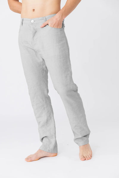 Intemporel de la garde-robe masculine, le pantalon en lin
