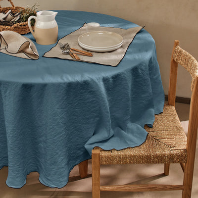 Nappe ronde en lin point "Bourdon" bleu français
