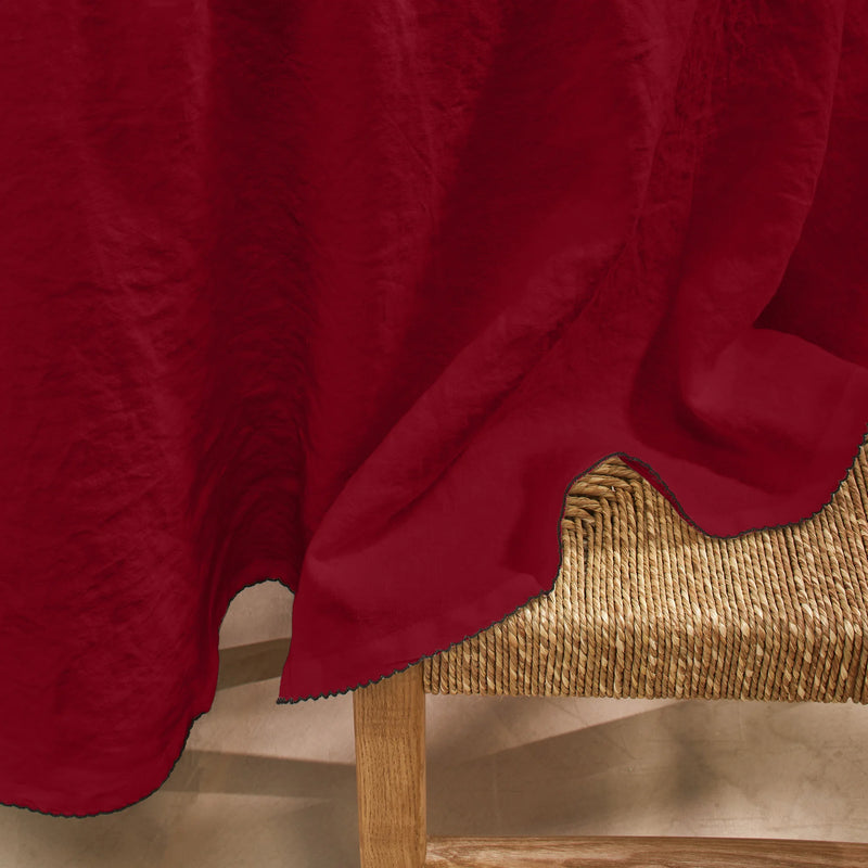 Nappe sur mesure ovale bord crochet en lin lavé bordeaux