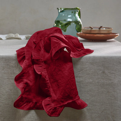 Serviettes de table à volants en lin lavé bordeaux