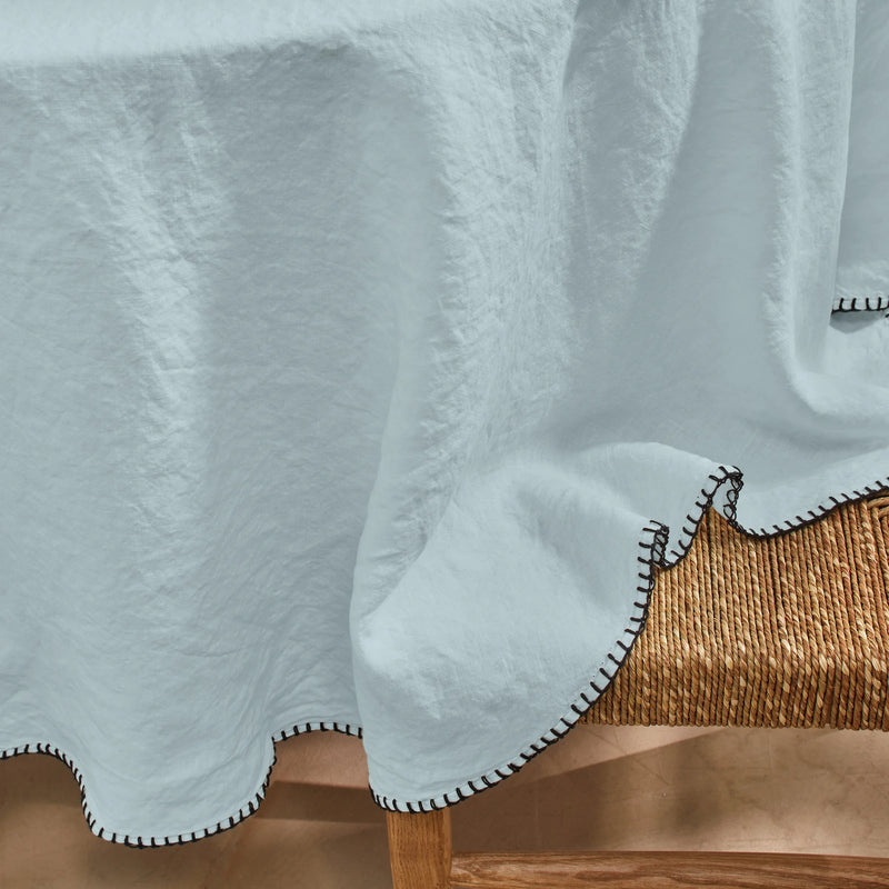 Nappe en lin ronde avec point de cheval bleu glacier