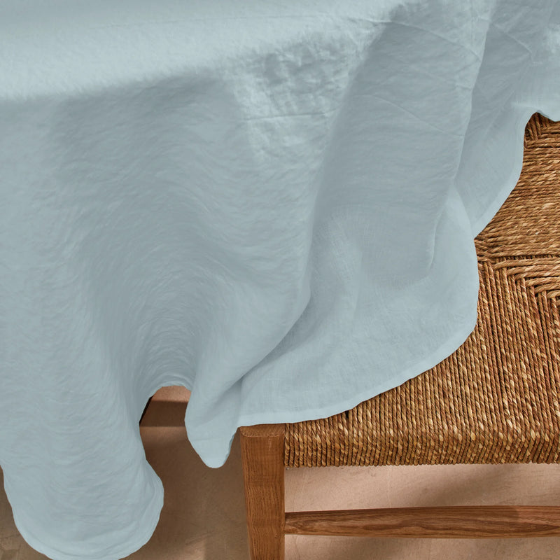 Nappe basique ronde en lin bleu glacier