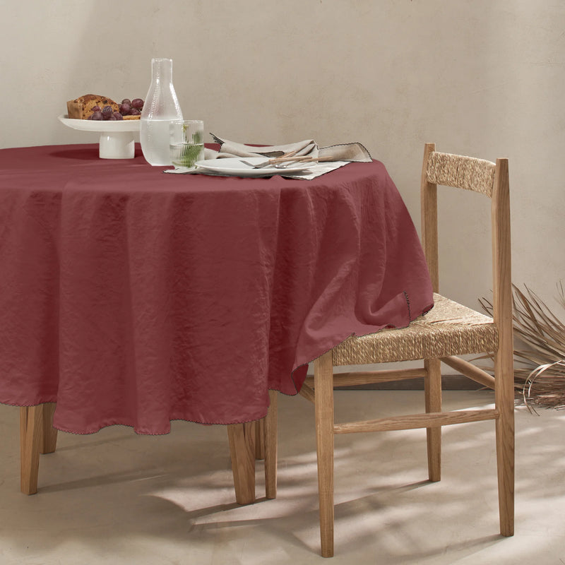 Nappe ovale sur mesure en lin bord crochet brique