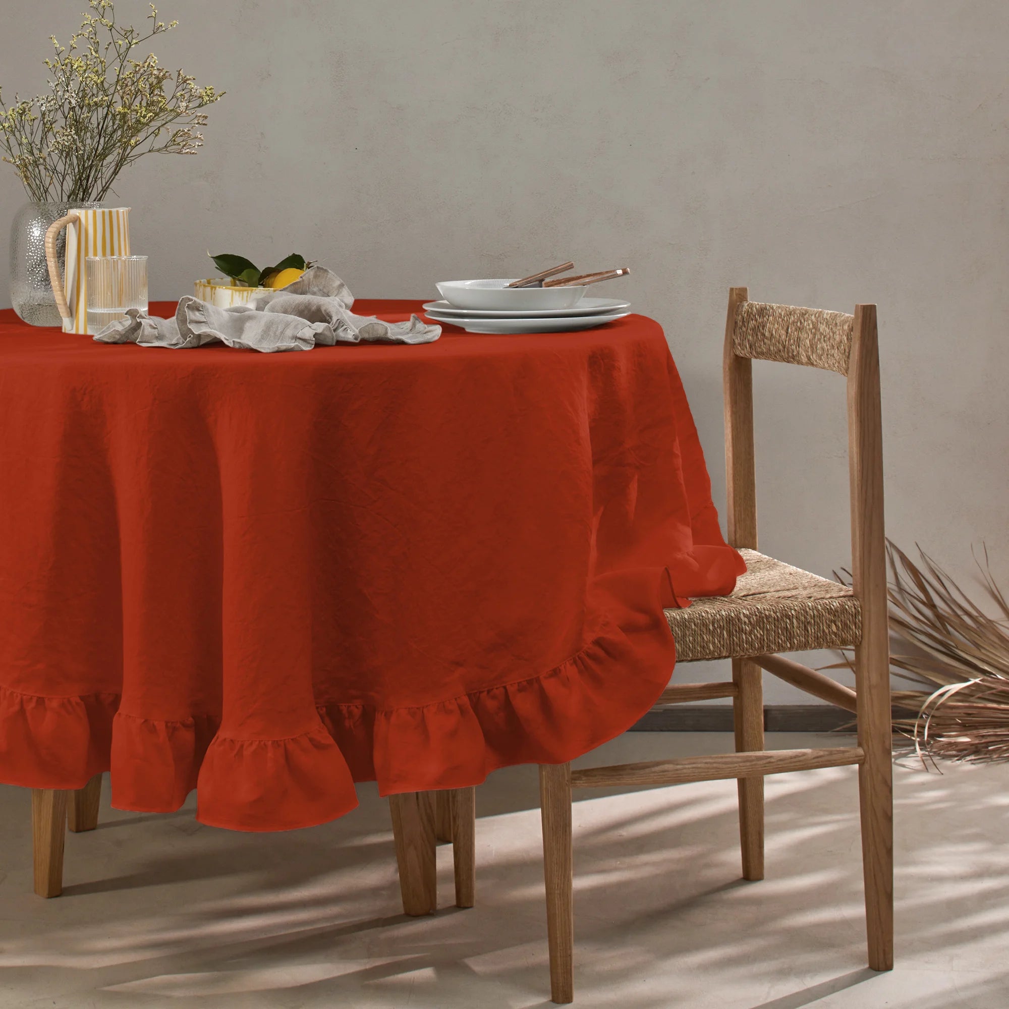Nappe Rond Nappe ronde sur mesure en lin lavé à volants corail | Linenshed