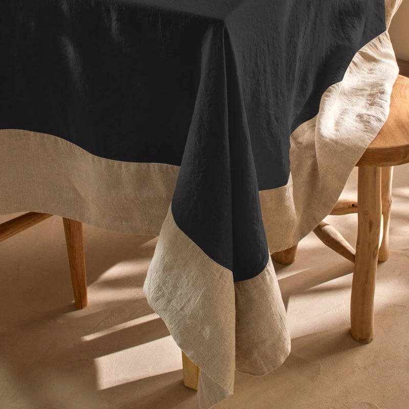Nappe bicolore en lin lavé encre noire