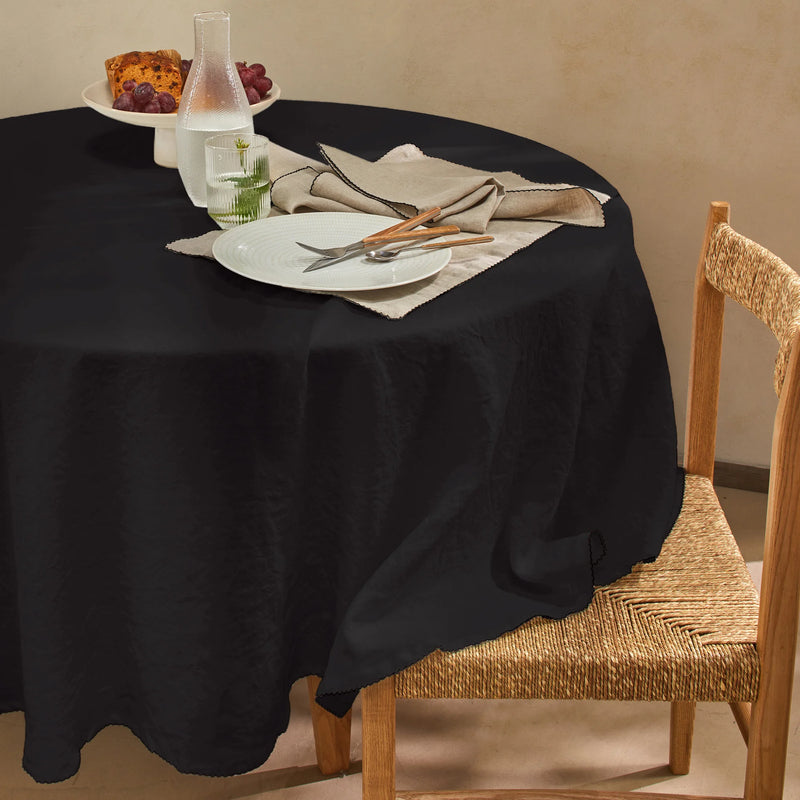 Nappe ronde en lin bord crochet encre noire