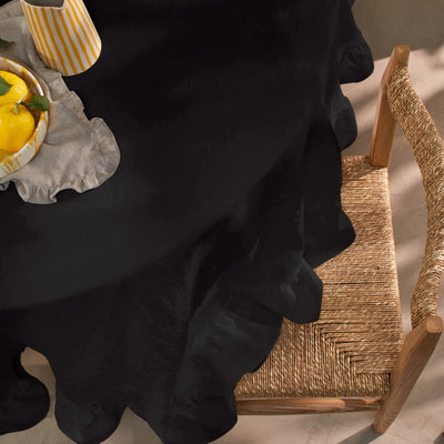Nappe ovale en lin a volant encre noire