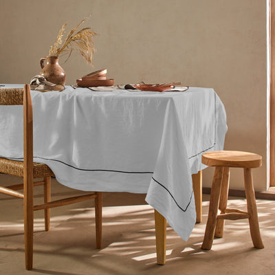 Swatch pour nappe sur mesure bord bourdon en lin gris minéral