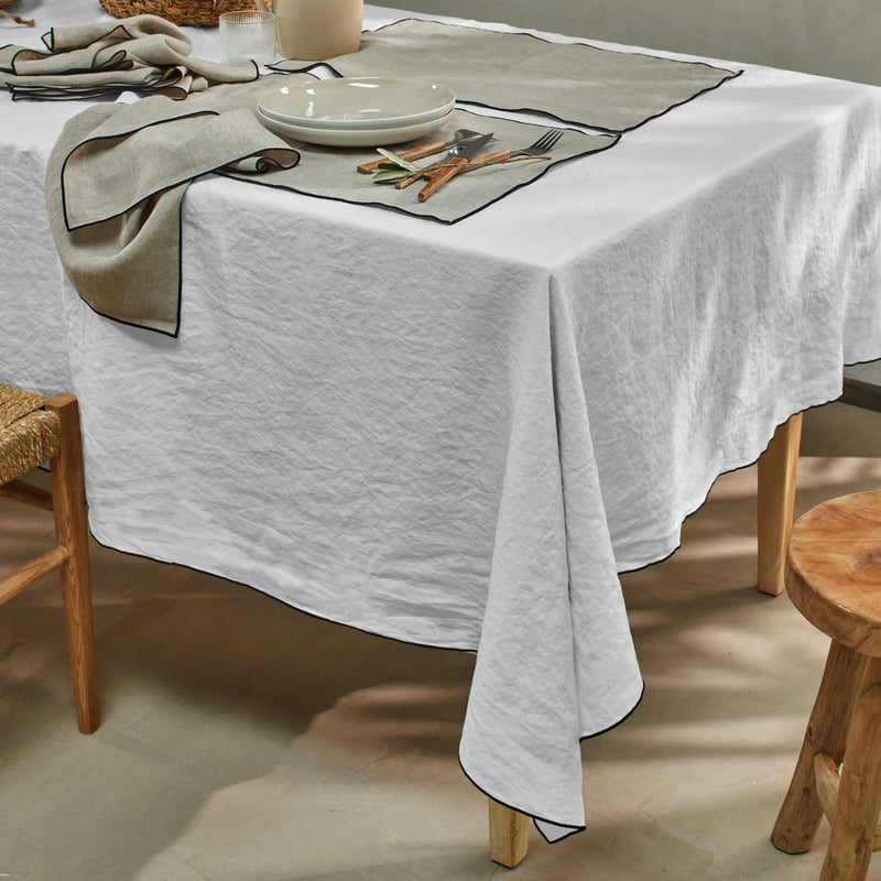 Nappe sur mesure en lin avec bourdon gris minéral