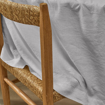 Nappe basique a coins biseautés en lin gris minéral