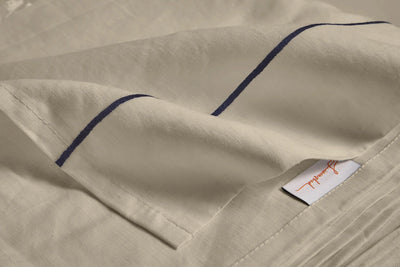 Drap plat en lin brodé avec bourdon Naturel