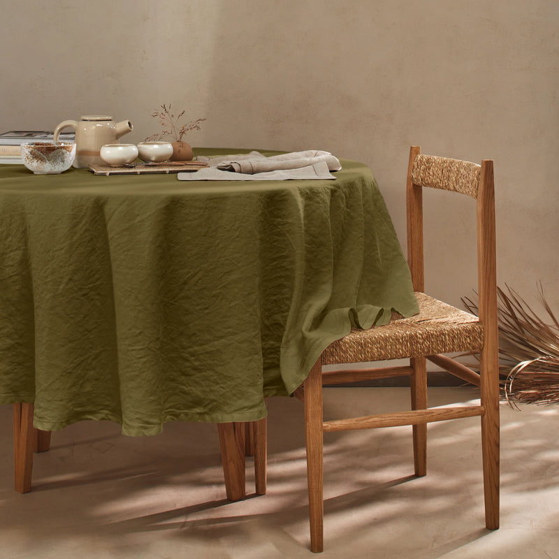 Nappe ovale sur mesure en lin lavé ajouré vert olive