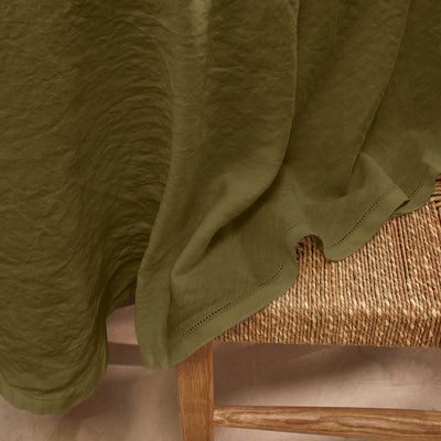 Nappe ronde en lin ajouré vert olive