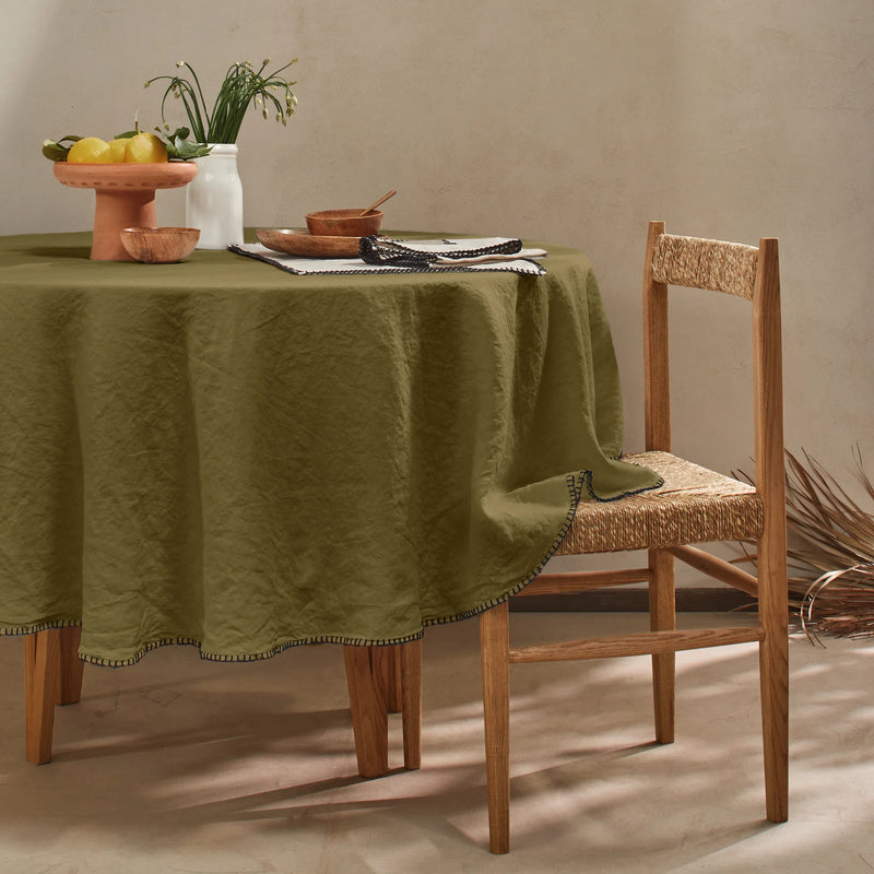 Nappe ronde sur mesure en lin avec point de cheval vert olive