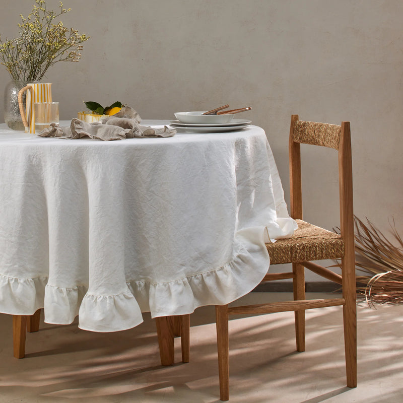 Nappe ronde sur mesure à volant en lin lavé ivoire