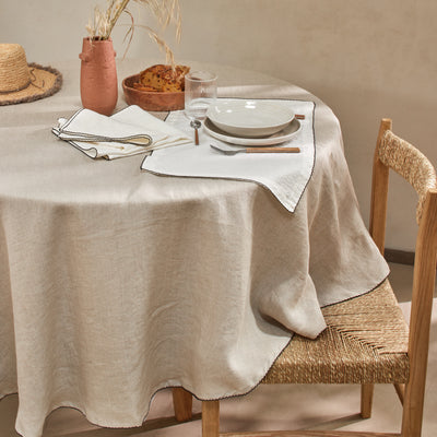 Nappe ovale sur mesure en lin bord crochet naturel