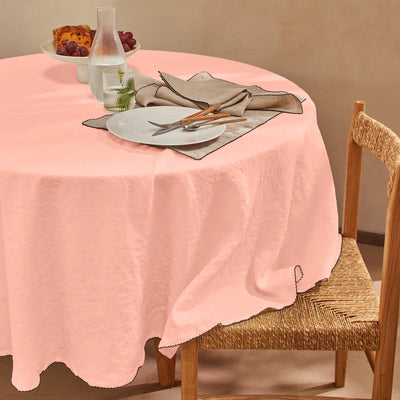 Nappe ovale sur mesure en lin lavé bord crochet rose