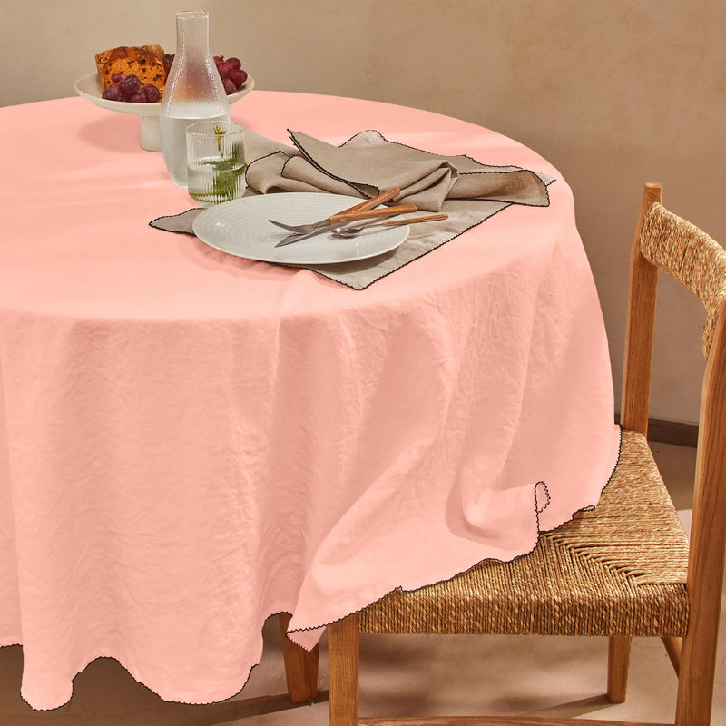 Nappe ovale sur mesure en lin lavé bord crochet rose