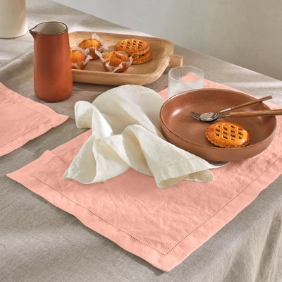 Sets de table en lin lavé ajouré rose
