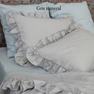 Taies d'oreiller romantiques à volants gris clair #colour_gris-mineral