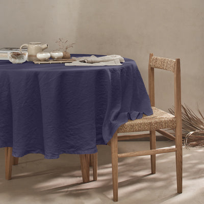 Nappe ronde sur mesure en lin lavé ajouré bleu nuit