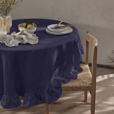 Nappe ronde sur mesure à volant en lin lavé bleu nuit
